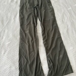 lululemon athletica women’s Olive Green Pants dance studio mid rise regular